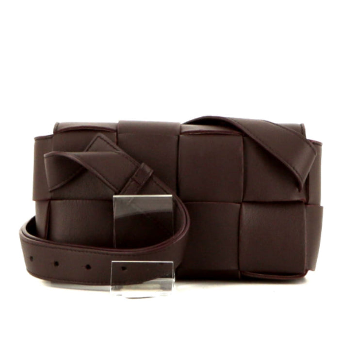 Pochette-cintura Bottega Veneta Cassette in pelle intrecciata plum