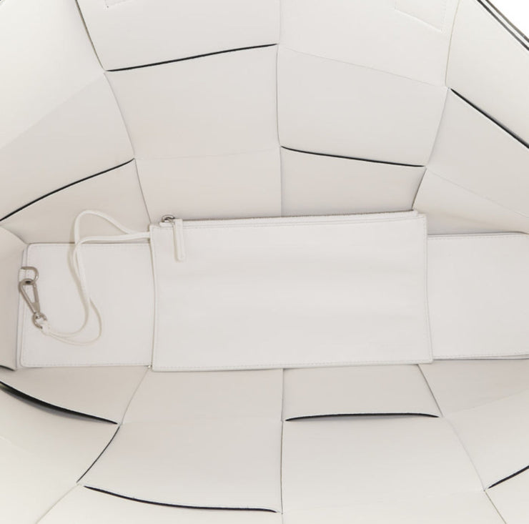 Shopping bag Bottega Veneta Arco 48 in pelle intrecciata nera