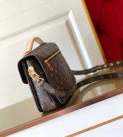 LV POCHETTE MÉTIS